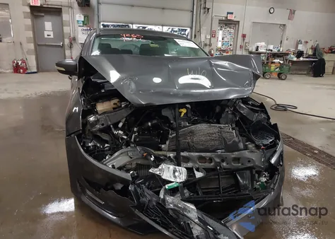 2016 Ford Focus Se z USA, uszkodzony, nr VIN 1FADP3FE0GL317874